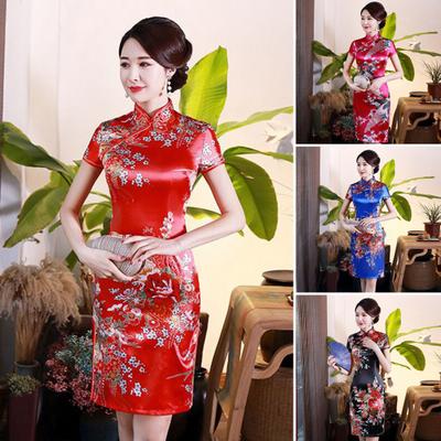 Letní kotoučové přezky Cheongsam Hip Wrap Délka ke kolenům Čínský styl Letní Slim Qipao Dámské oblečení