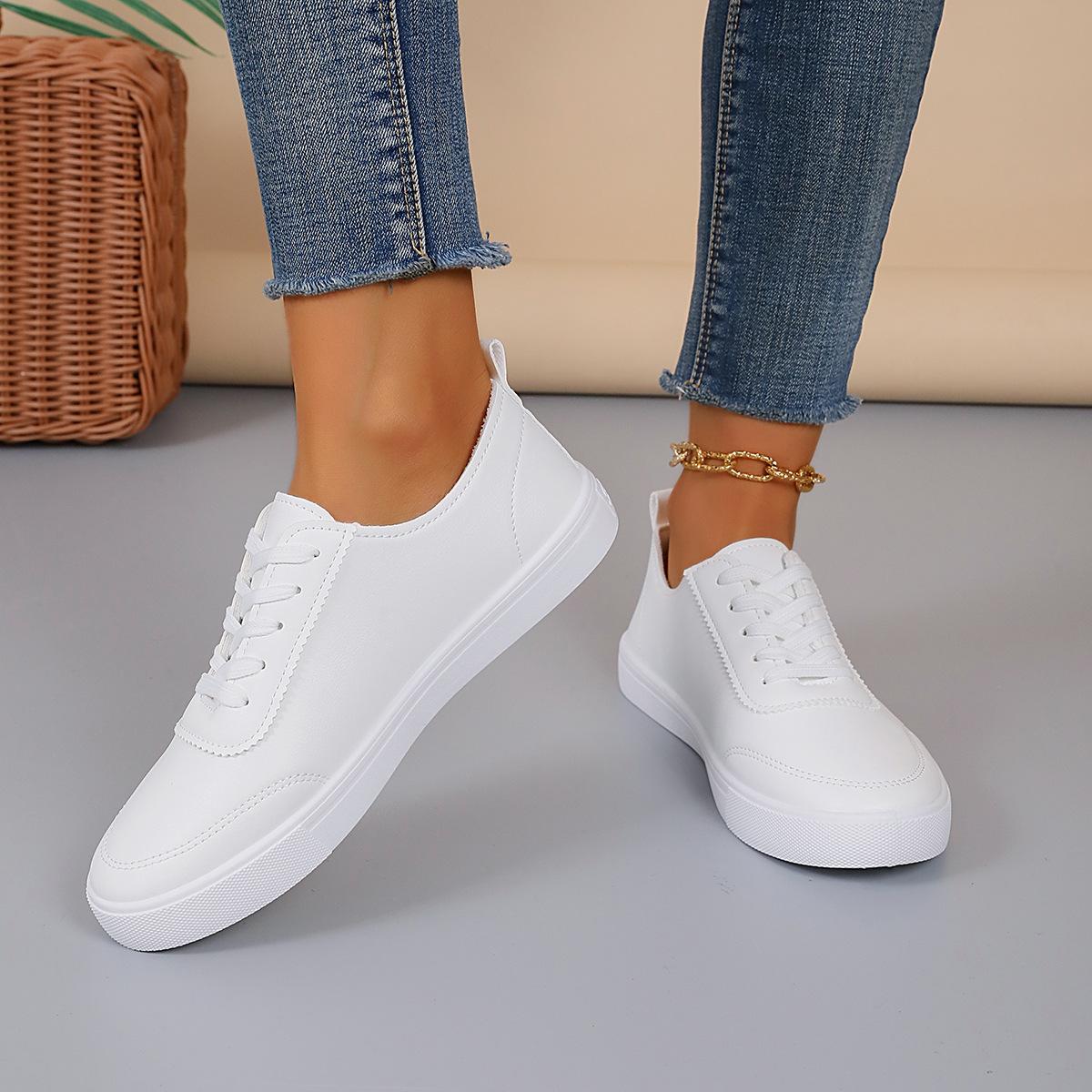 

Белые кроссовки женские 2024 весна осень новый римский стиль мода плоская подошва досуг доска обувь шнуровка теннис большой размер 35