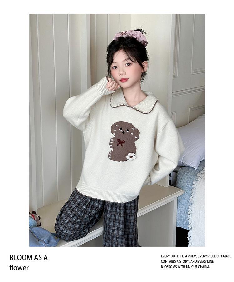 Autumn 2025 Girls' Trendy Knitted Bear Sweater & Plaid Pants Set with Peter Pan Collar