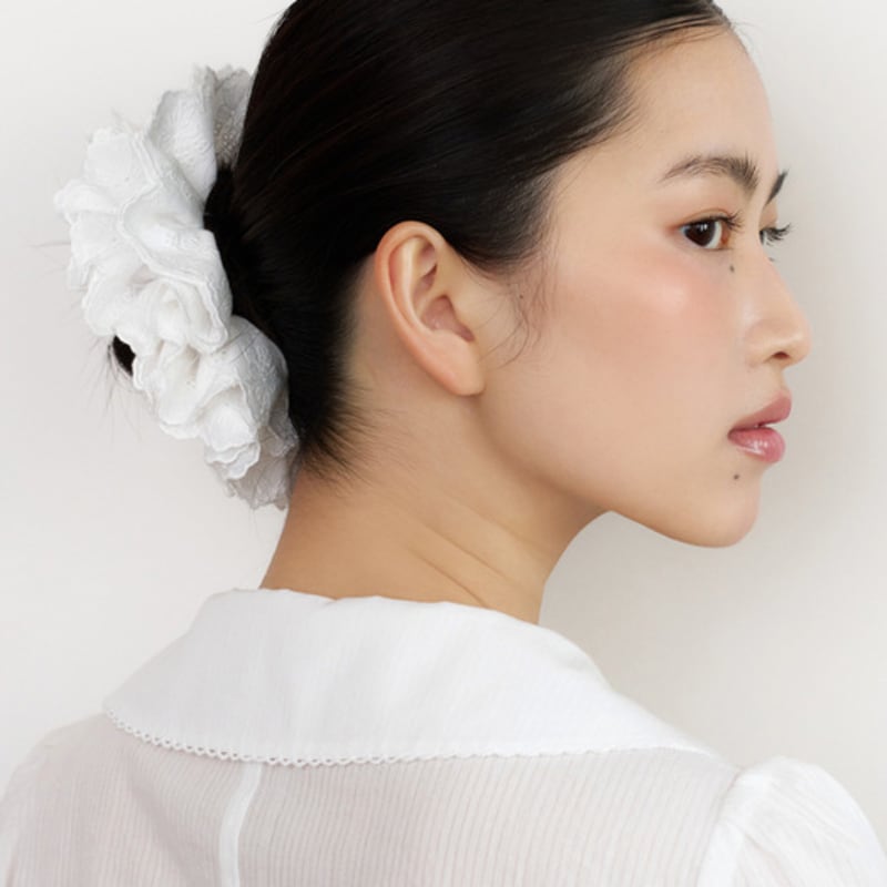 FANTASTIC PLANET Double Lace Scrunchie (WHITE)