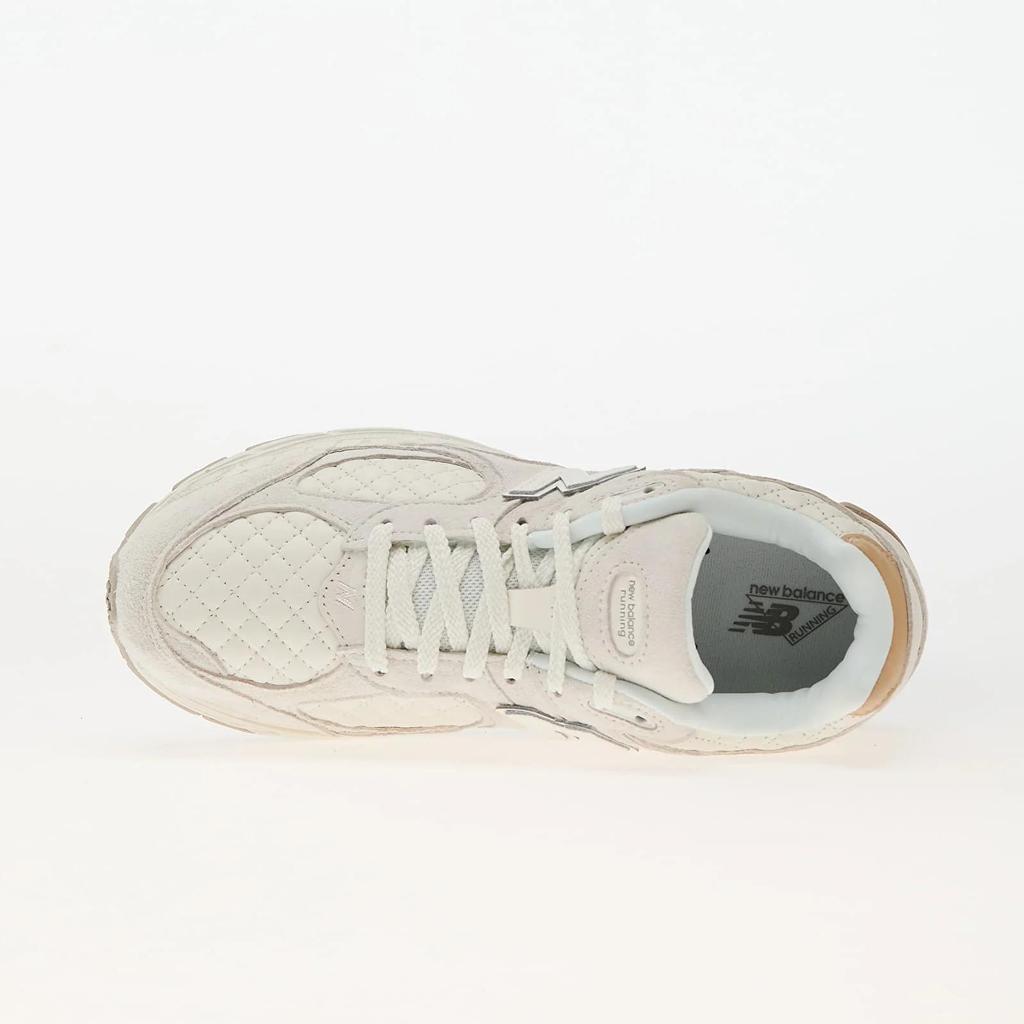 Sneakers New Balance White Version 2002R