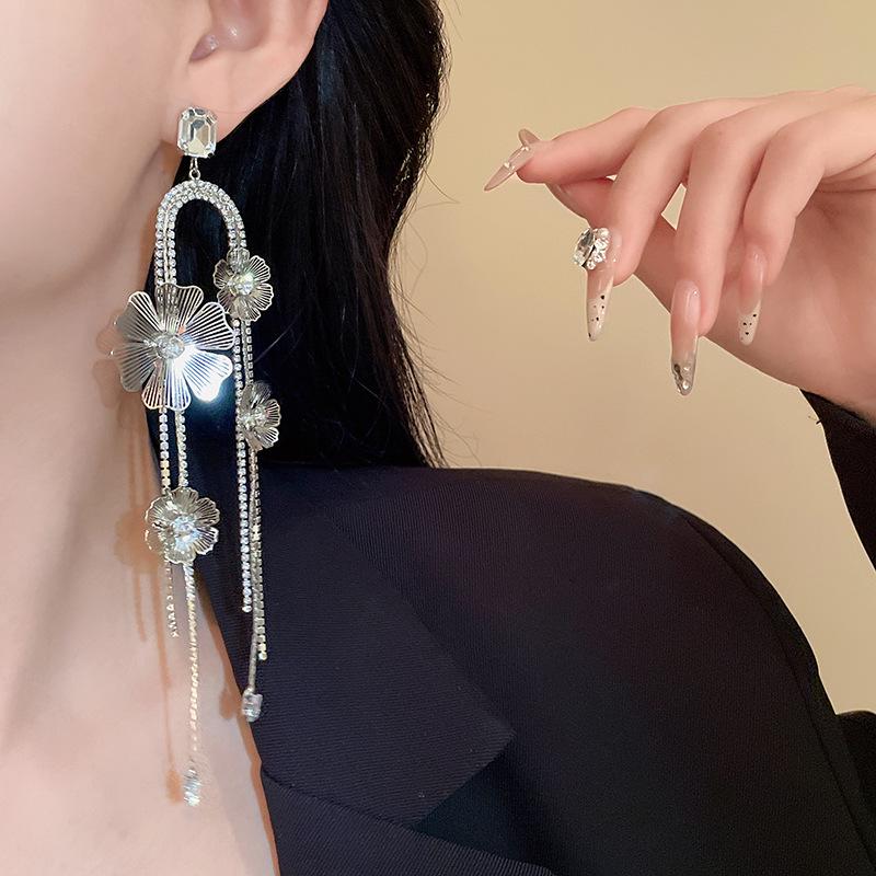 Diamond-Studded Silver Flower Tassel Earrings: Luxurious European and American Style, Elegant & Chic Dangle Earrings for Women