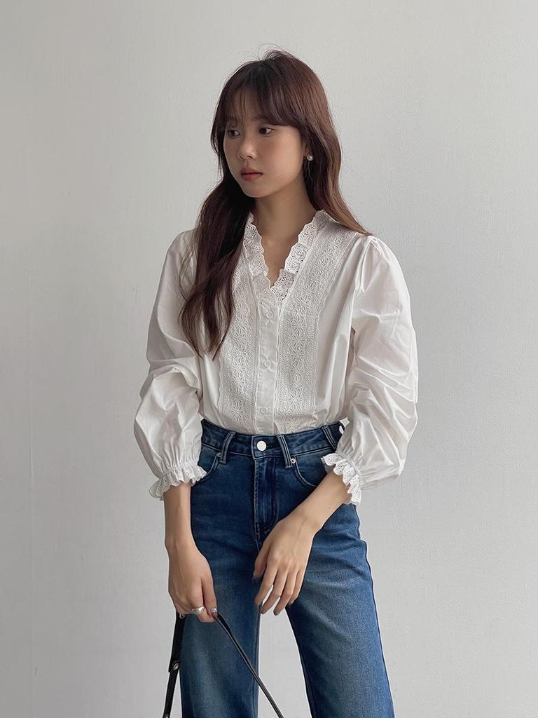 Ge Ming French Retro V-neck Lace Long Sleeve White Shirt for Women - Spring Collection Y1626F
