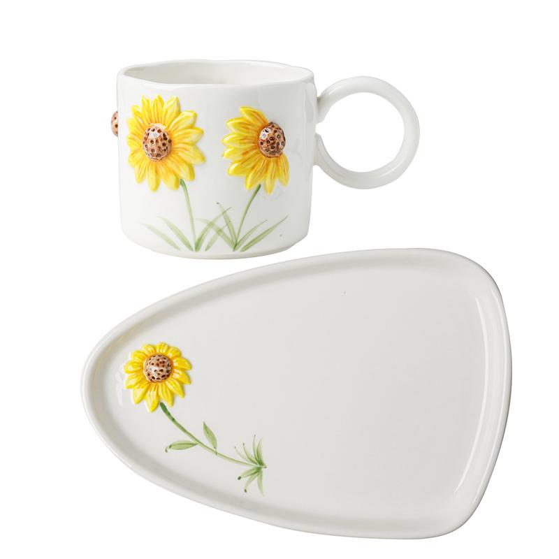 

1 набор керамических кофейных кружек с подсолнухом и десертной тарелкой, новинка, 3D-блюдце для торта, чашка для послеобеденного чая и молока, 430 мл, подходит для микроволновой печи жёлтый