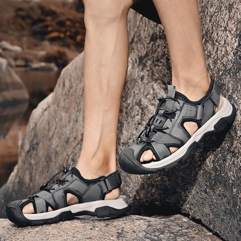 Closed Toe Sandals Men's Leather Summer Breathable Hollow out Outdoor Wear Lightweight Waterproof Outdoor Outdoor Casual Beach Shoes
