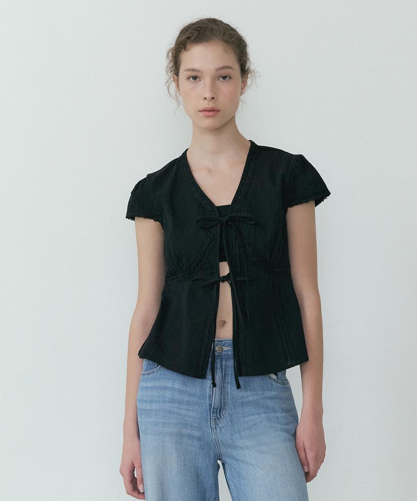 LUCIR ZU Havana Lace Blouse (Black)