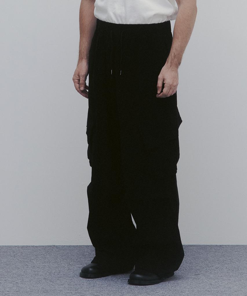 ANDAGAIN Corduroy Wide Cargo Pants (Black