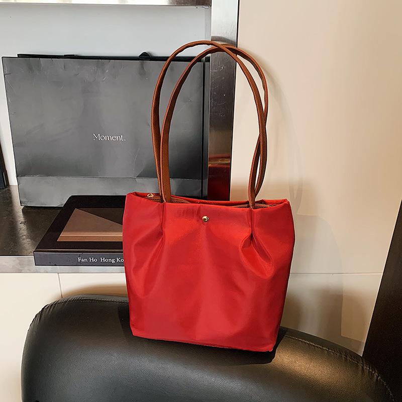 

Повседневная сумка-тоут большой вместимости, женская новая простая и модная сумка через плечо, нишевый класс, сумка для поездок на работу