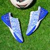 Botas de Fútbol Azul y Blanco para Hombre/Mujer Suela Blanda de Goma Clavo Corto Césped Artificial Zapatos de Fútbol Juvenil