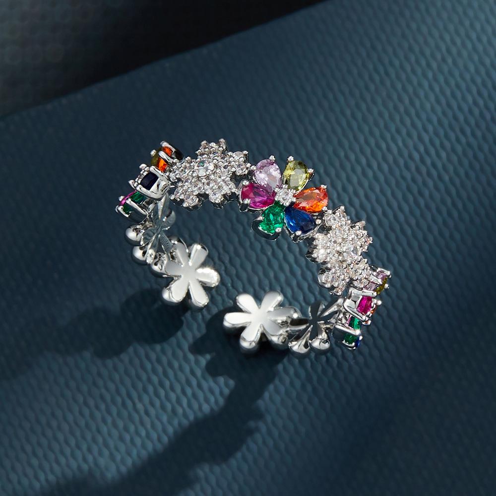 Light Luxury Slightly Inlaid with Zirconium Flower Opening Ring, Fashionable and Versatile Color Little Daisy Index Finger Ring, New Exquisite Ring.