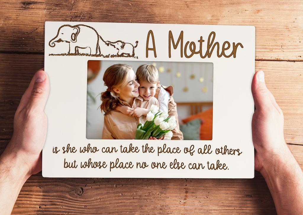 Darling Souvenir Made With Love  Engraved Table Top Photo Frame  Wooden Love For Mom Quotes White Picture Frame Gift For Mother's Day, 4x6Photo Size