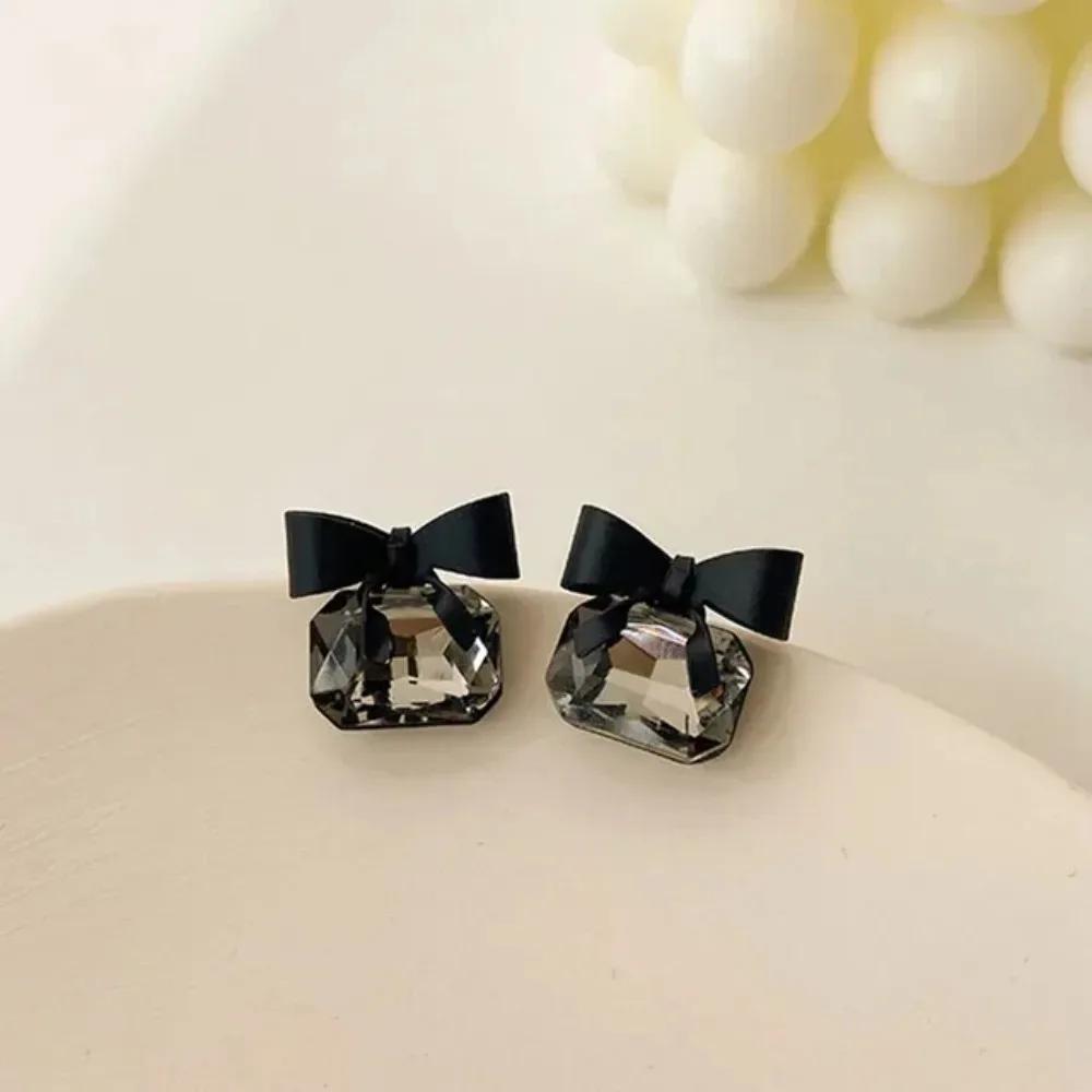 Vintage Charme Schwarzer Schleifenknoten Steckerohrring für Damen Korea Mode Kristallperlen Schleife Herz Ohrringe Party Schmuck Zubehör