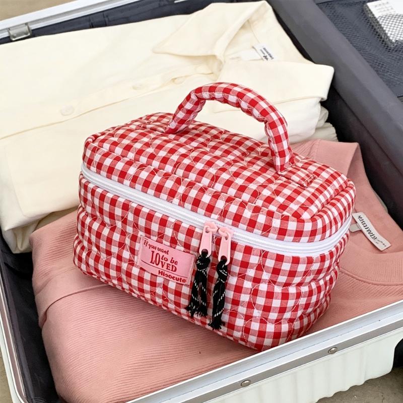 For Travel And Gym Use Convenient Hand Carry Plaids Cosmetic Storage Bag Large Capacity Quilted Heart Embroidery
