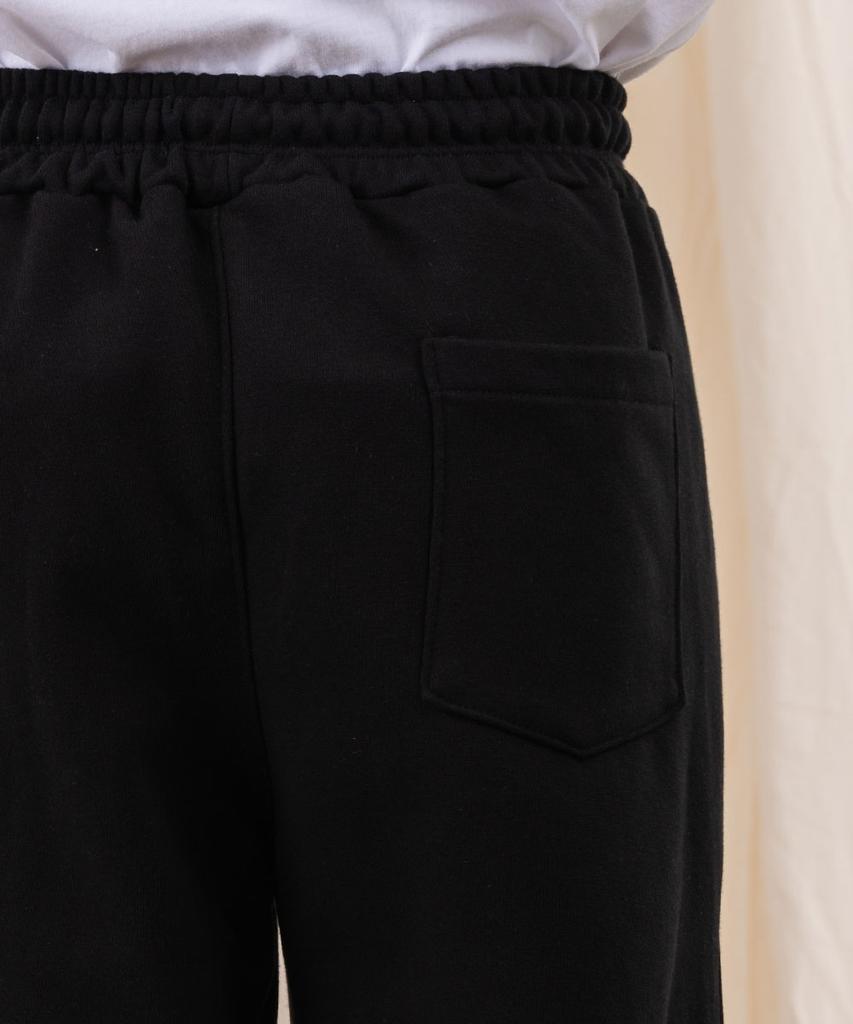 Ellamo Wide One-Pleat Sweatpants [Black]