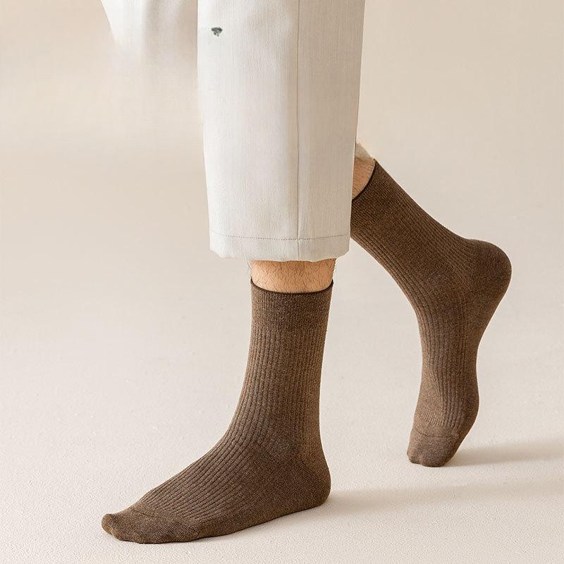 Men's Mid-calf Socks, Solid-colored Cotton Socks for Autumn and Winter, Sweat-absorbing, Versatile for Sports, Boneless Long Stockings for Business