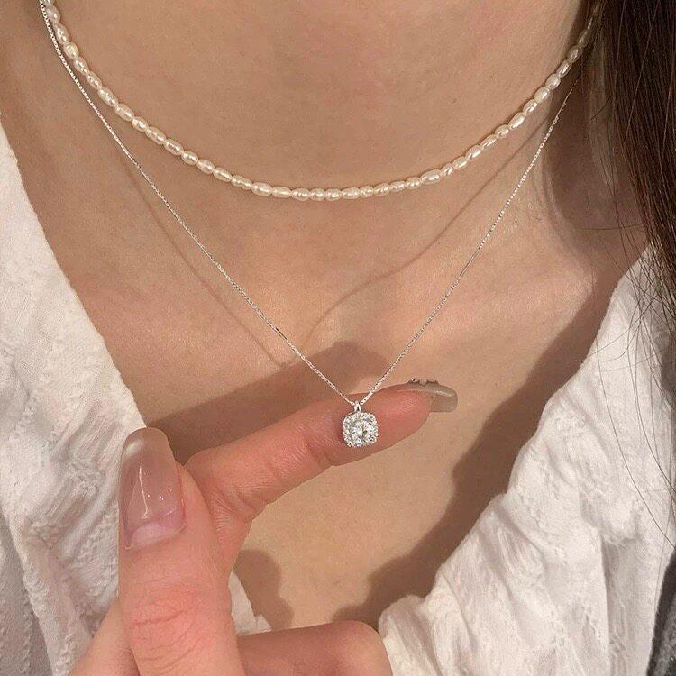 Silver Sparkling Sugar Cube Clavicle Necklace with Small Square Diamond - Luxurious Gift for Women, Girlfriend, or Best Friend Birthday