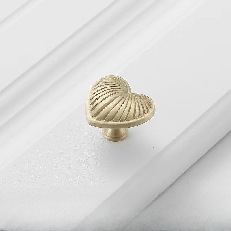 Creative Heart-shaped Handle, Modern Simplicity, Chrome Brushed, Drawer, Single Hole, High-end, Solid Wardrobe Handle