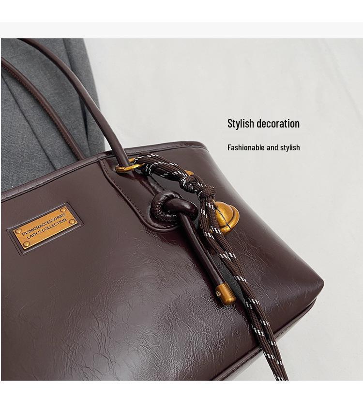 2024 Vielseitiger Pendler mit großer Kapazität: Französische Retro Damen Winter Schultertasche