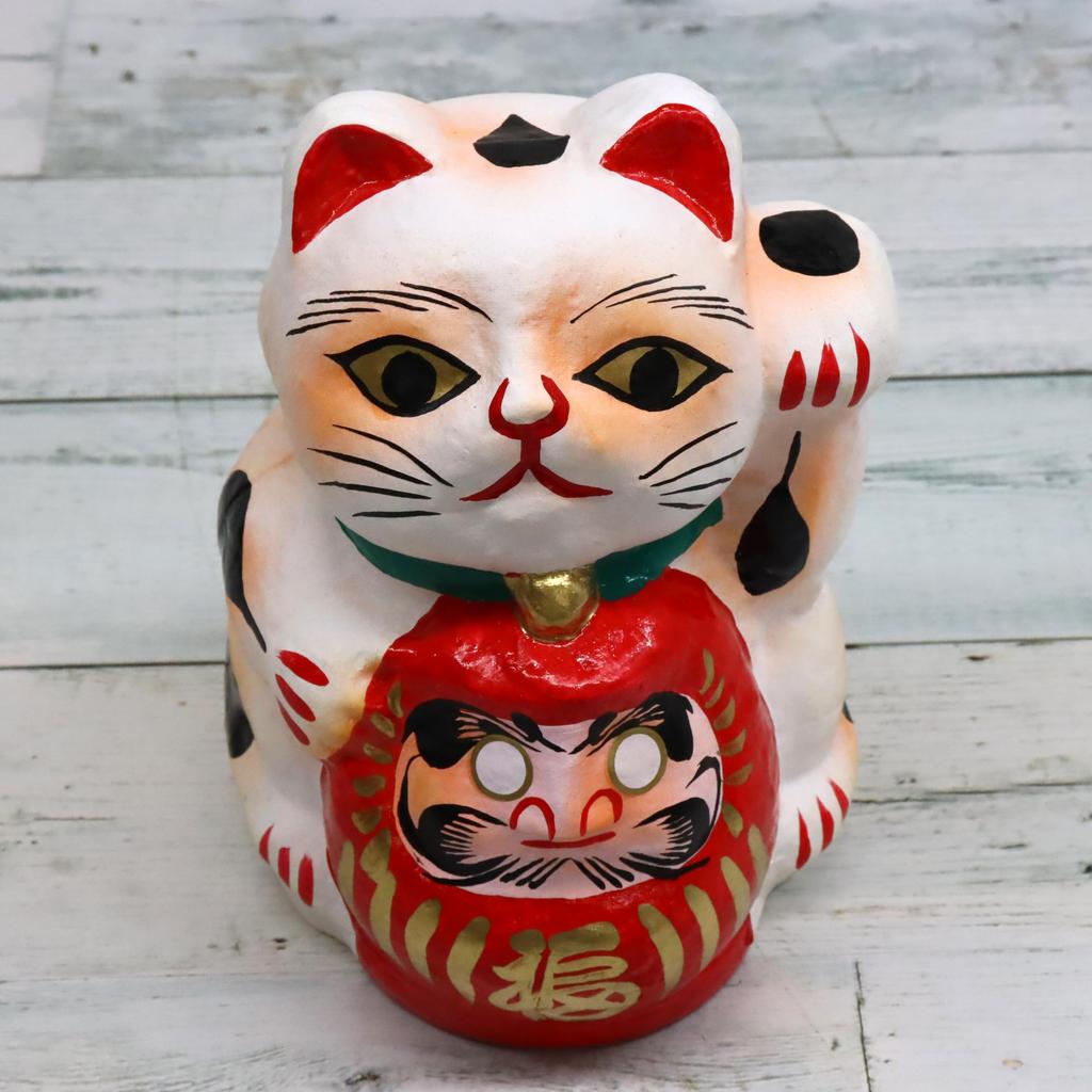 Made In Japan Takasaki Daruma Maneki-neko (beckoning Cat) Large, 20cm In Length [Red: Protection from Evil and Family Safety] White Maneki-neko X Red