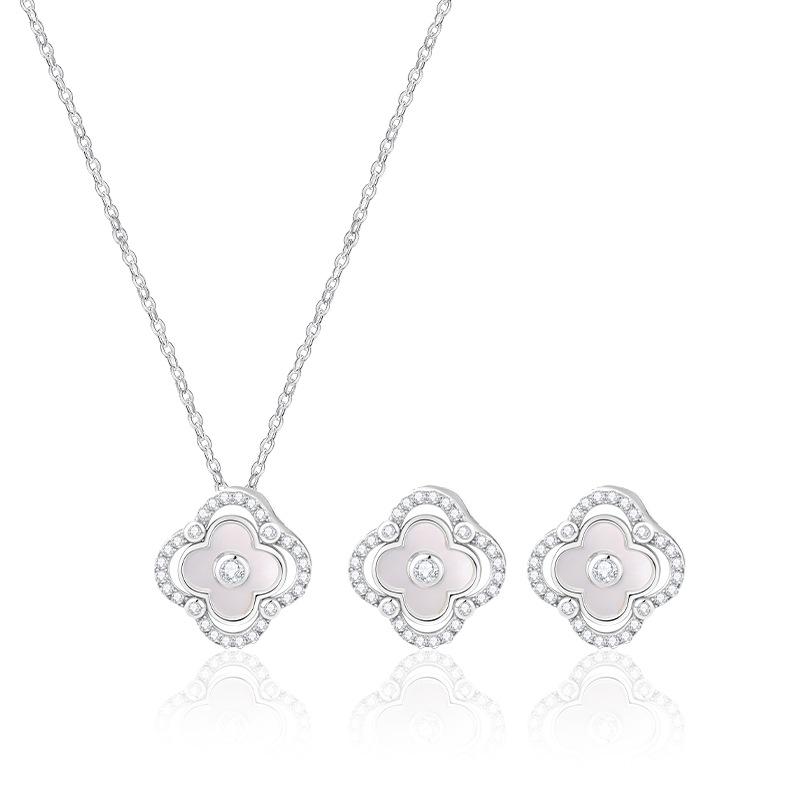 Elegantes Set aus Ohrsteckern und Halskette aus Kupferlegierung mit vierblättrigem Kleeblatt - Schlichtes, luxuriöses Damen-Schlüsselbeinketten-Design