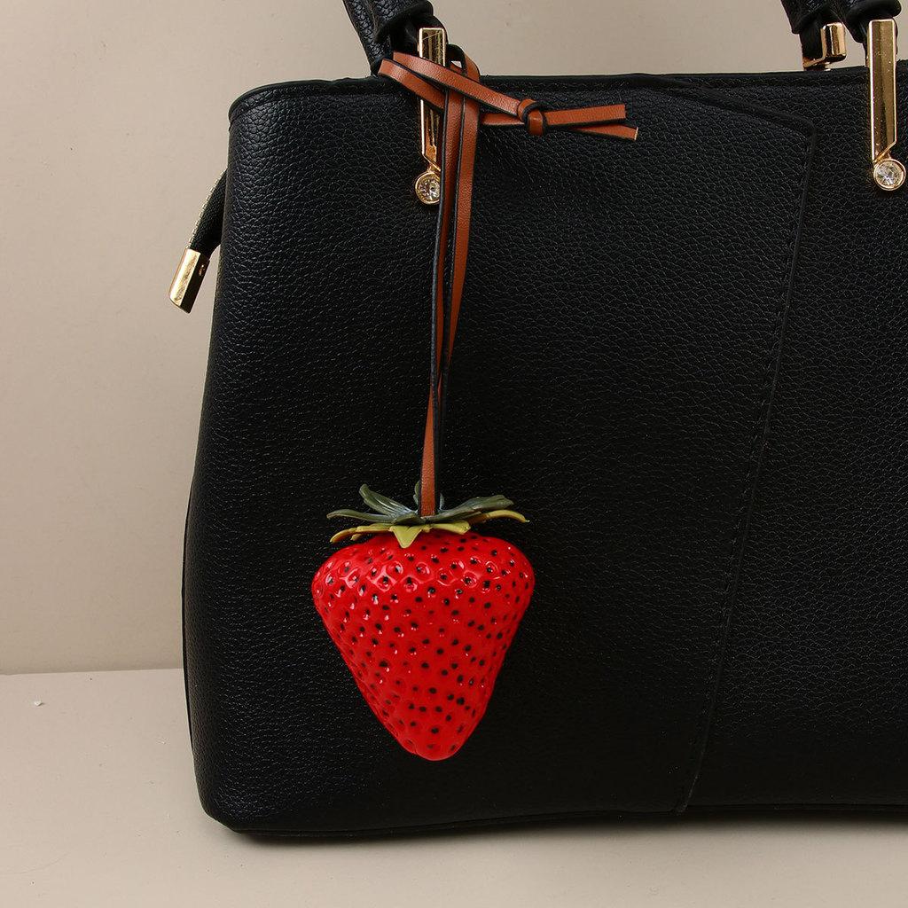 Creative Strawberry Bag Charm Resin Keychain With 3d Fruit Design For Fashion Accessories