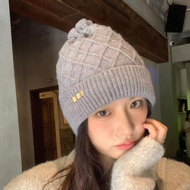 Women s Winter Thermal Knitted Beanie