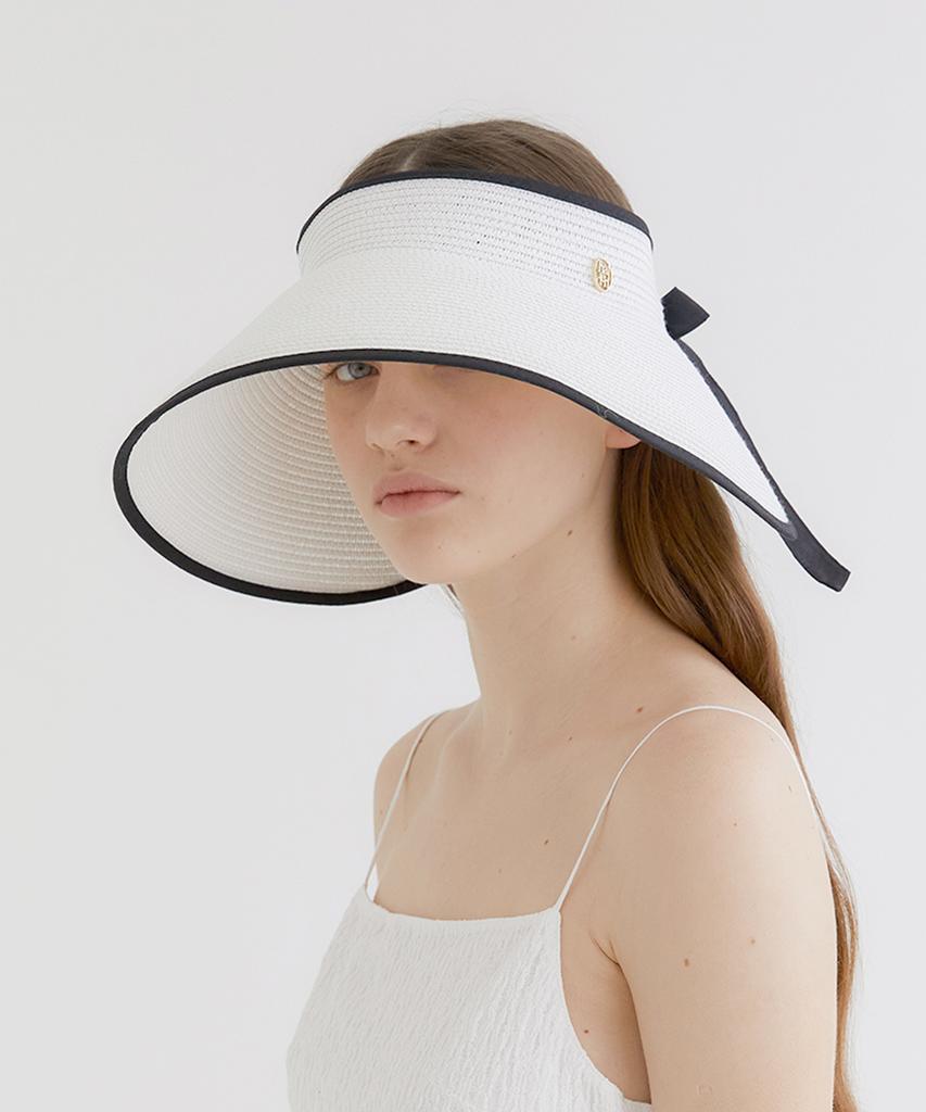 Hallen Wide Ribbon Logo Pendant Raffia Sun Visor (C010_White)