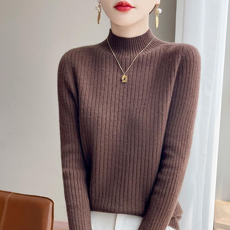 For The Autumn and Winter Collection Pair It with A Women's Sweater A Semi-high-neck Pull-out Long-sleeved Knitted Sweater As A Base Layer