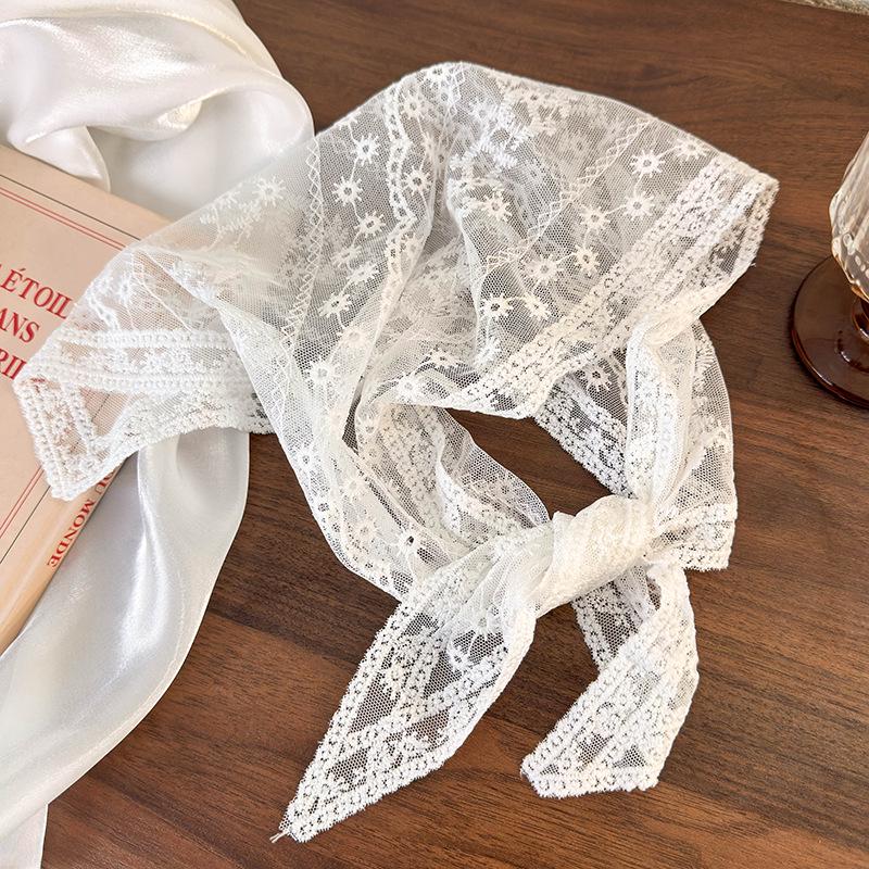 Foulard Triangolare da Donna in Pizzo Floreale: Elastico e Fascia per Capelli in Seta