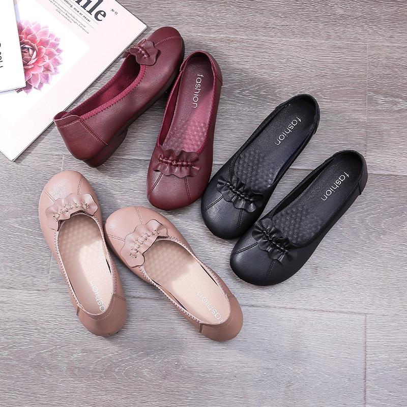 Middle-aged large-size leather women's shoes single shoes women's spring and autumn new casual shoes medium grandma flat leather shoes non-slip and 