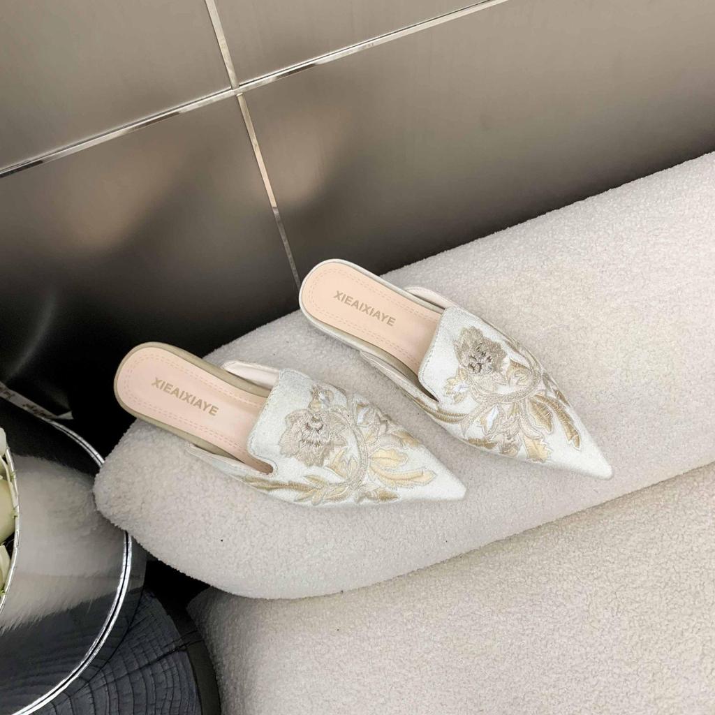 Pantoletten Stickerei Spitz Retro Schwarz Damen Pantoletten Hausschuhe und Damen Sandalen Niedriger Preis Designer Luxus Bequemschuhe