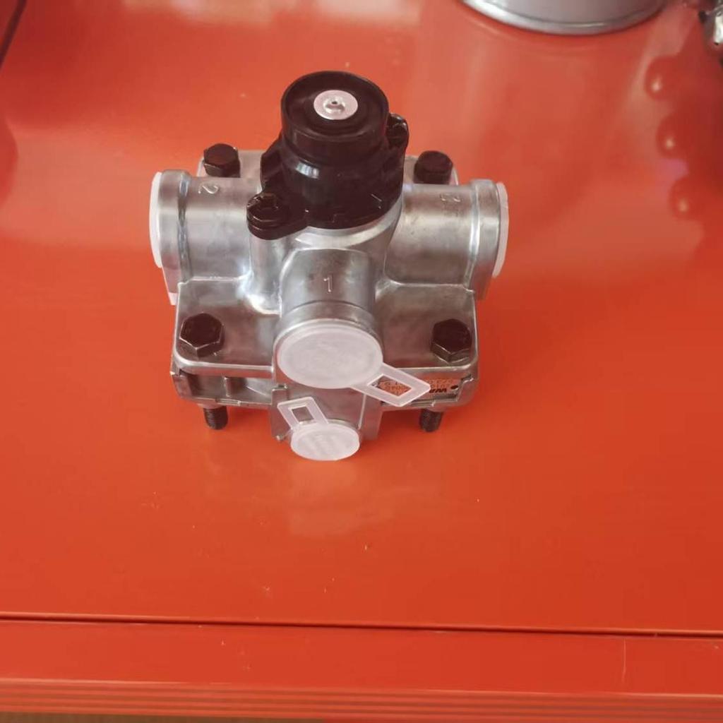 High-Quality Brake Relay Valve for Shaanxi Delong X3000, M3000, F3000: Handbrake & Footbrake