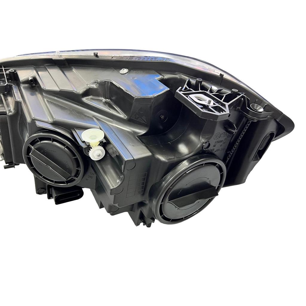 Mercedes A-Class 176 HID Headlight Assembly (2014) Compatible