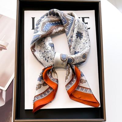Luxuriöser Seiden-Carré-Schal Damen Satin-Bandana Druckschals Stirnband Mode Damen Haar-Schal und Wickeltuch Weibliches Halstuch Hijab