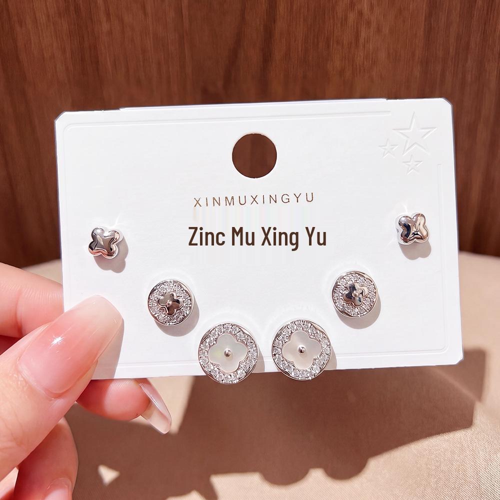 Copper-Plated Gold Korean-Style Zircon Four-Leaf Clover Earrings – Light Luxury Fashion.