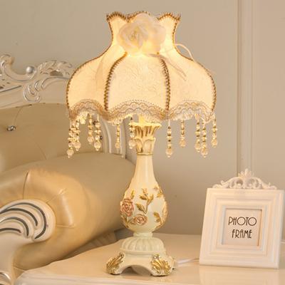 Evropská stolní lampa Retro pryskyřicová lampa do ložnice Obývací pokoj svatební dekorace dárek