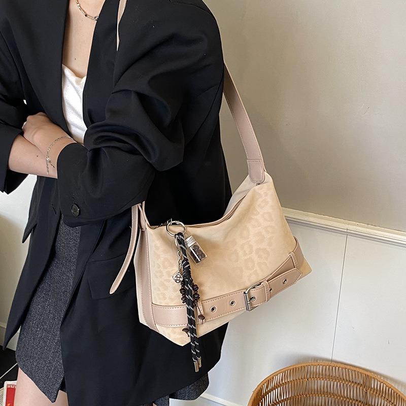 Autumn and winter retro leopard print bag women's new armpit bag trendy versatile commuter versatile texture shoulder bag