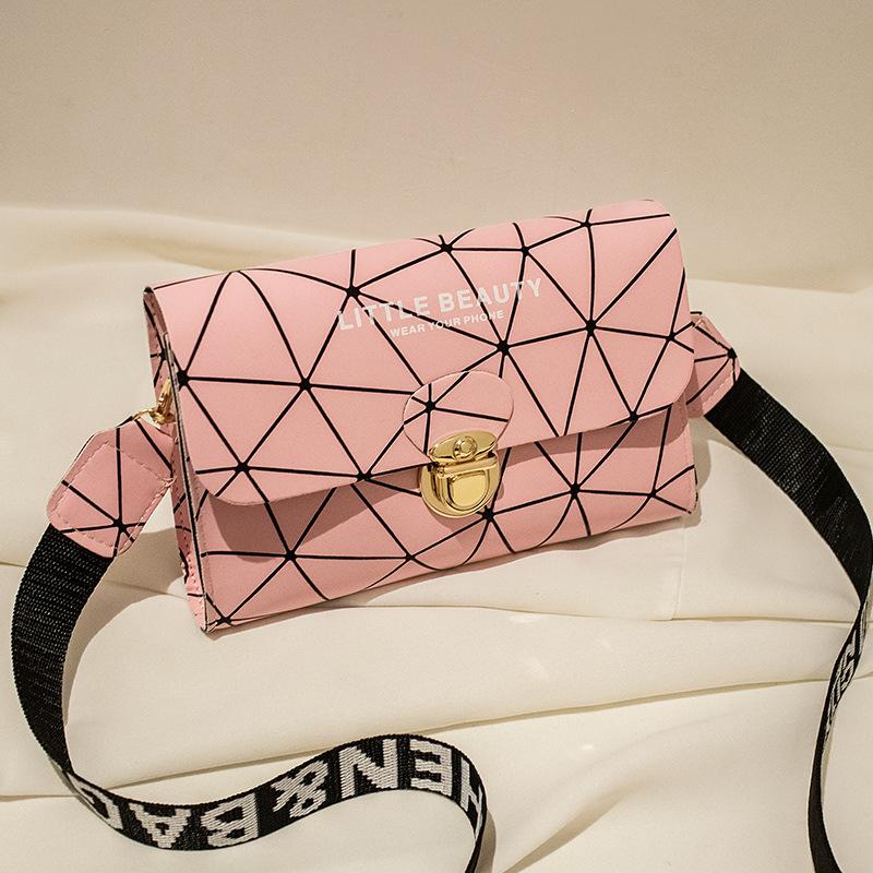 Guangzhou small bag summer and autumn new women's oblique span shoulder printing personalized rhombus triangular small square bag tide