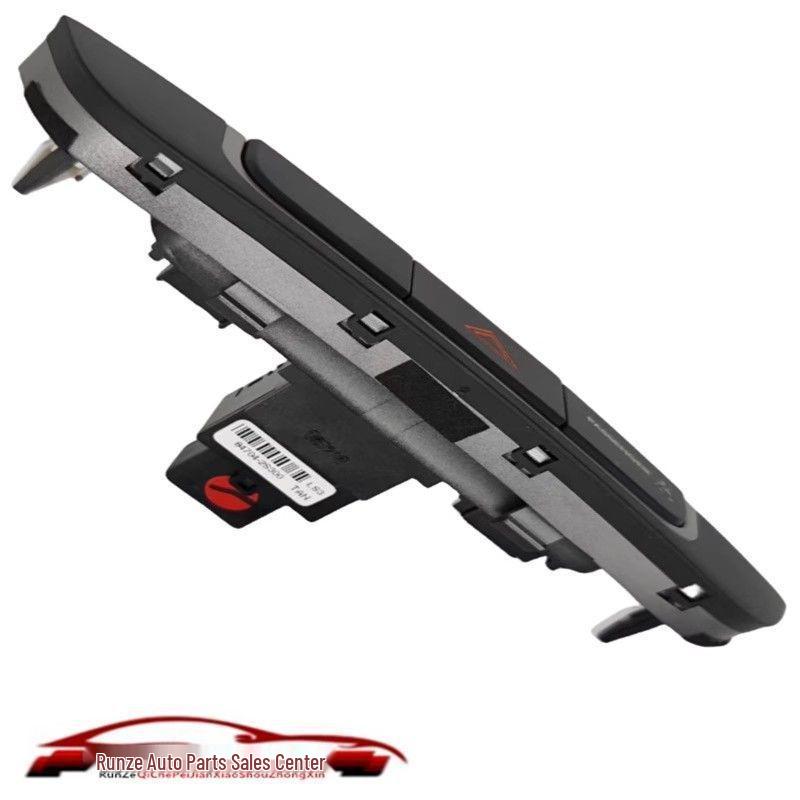 ix35 Hazard Light & Seatbelt Reminder Switch (847042S300)