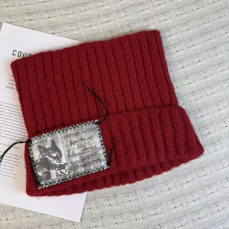 Sweet cat ears, hand-sewn label, solid color knitted hat, autumn and winter fashion versatile warm hat, showing the face, small headhat