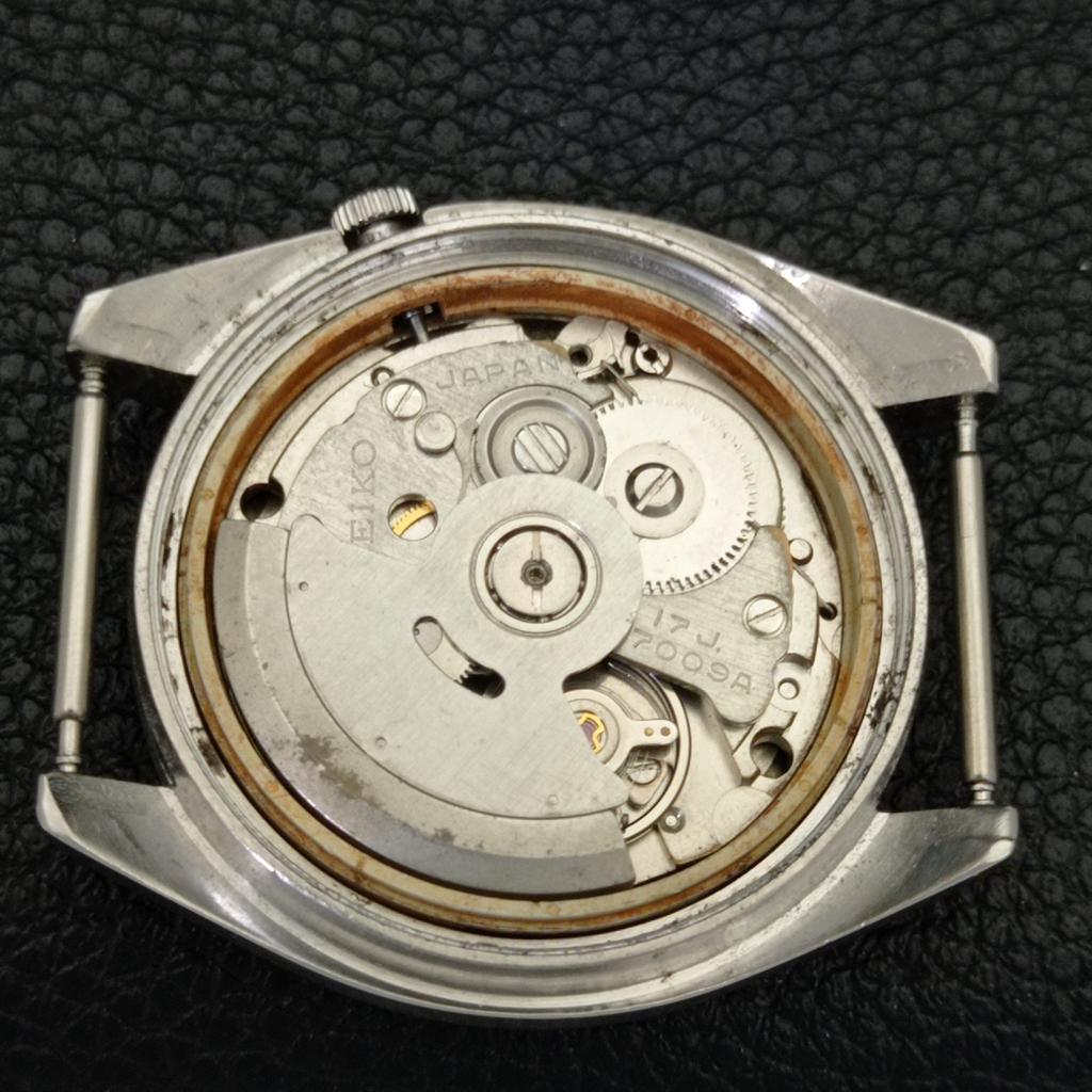 AUTOMATIC 7009A VINTAGE SEIKO 5 JAPAN MENS BLACK COLOR DIAL WATCH A701498-5 R206b-a701498