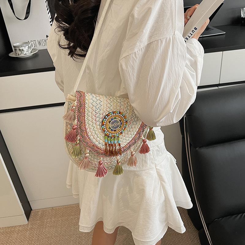 Casual Simple Texture Niche Design Fashionable Saddle Bag 2025 Summer New Foreign Style Women's Shoulder Messenger Bag