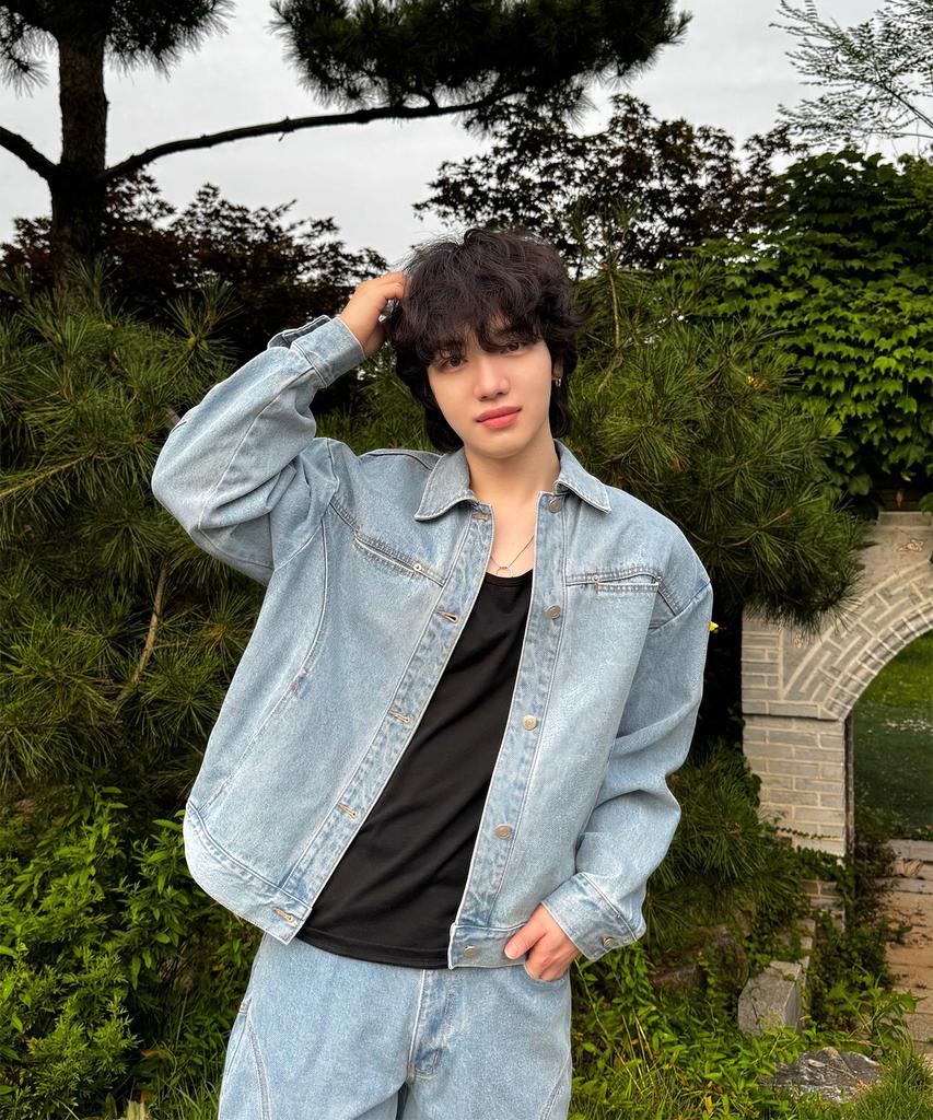 Peace Maker Divide Minimal Denim Trucker Jacket (Light Indigo)
