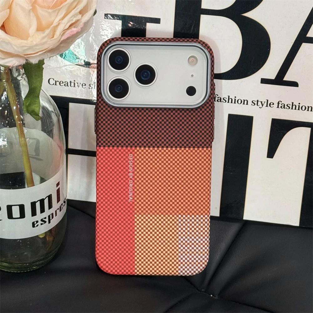 Custodia rigida in PC colorata in fibra di carbonio sottile Clash per iPhone 17 16 15 14 Pro Max Cover Bumper antiurto con ricarica wireless magnetica