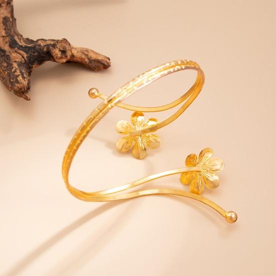 Three-Dimensional Metal Armband, Floral Design Adjustable Open-Winding Arm Bangle, Lightweight Summer Armband for Vacation Daily Wear