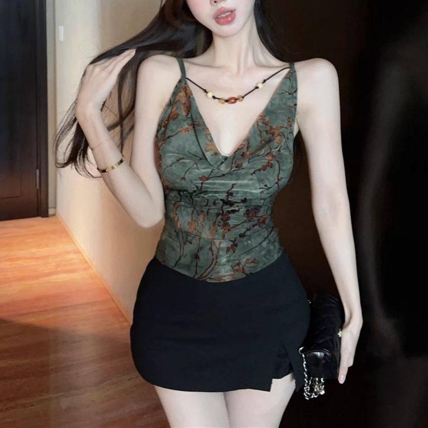 Spring and Summer Women's New South East Asia Style Hot Girls Sexy Slim Backless Swinging Neck Sling Vest Sleeveless Top