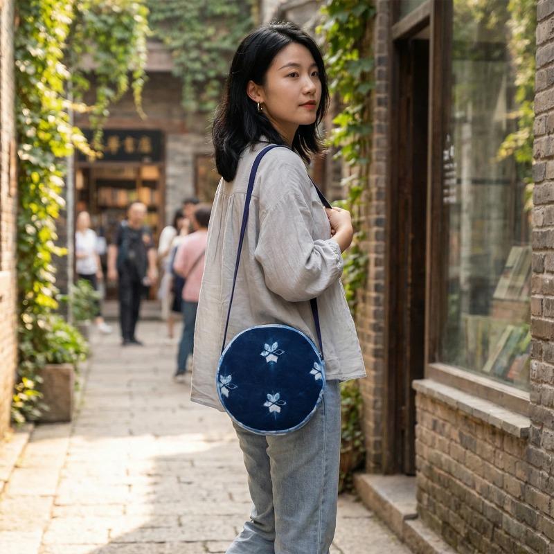 A Retro and Trendy Single-shoulder Crossbody Bag for Women with Hand-tie-dyed Blue Flowers in Ethnic Style
