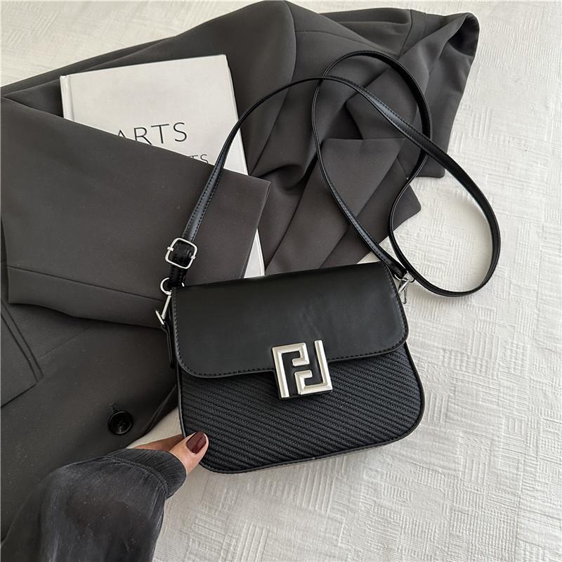

New fashion small square bag trendy women s bag light luxury versatile commuter shoulder messenger small bag
