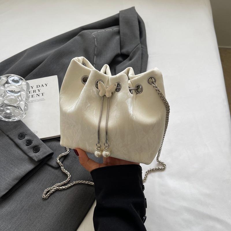 Nischen-Design tragbare kleine Tasche Damen Sommer neue Mode ausländischer Stil Ketten-Umhängetasche Pendler-Beuteltasche