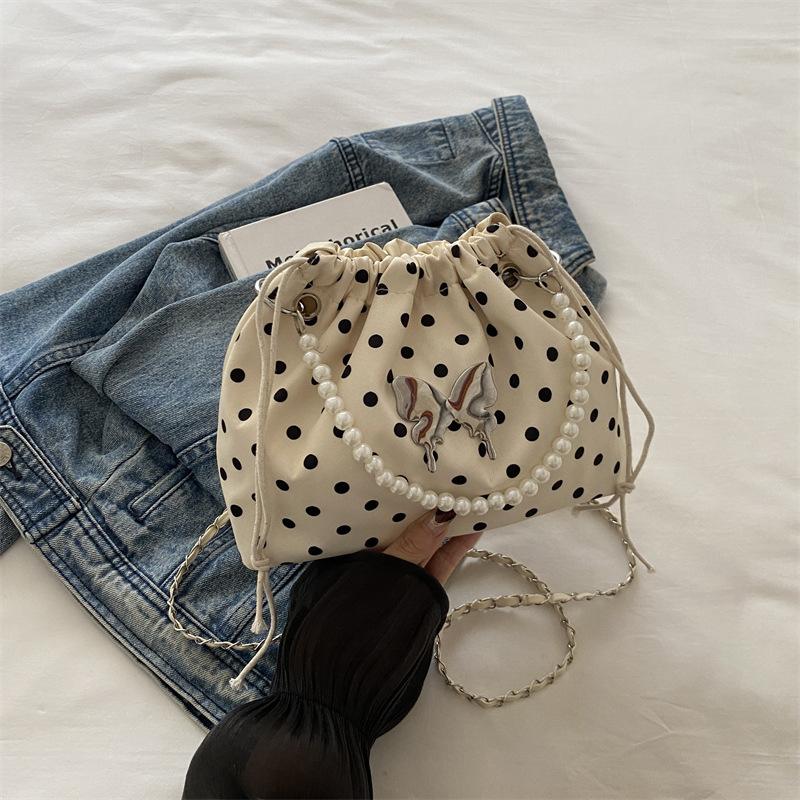 

Niche design single shoulder messenger bag, beautiful texture small bag, women s 2024 new women s portable bucket women s bag